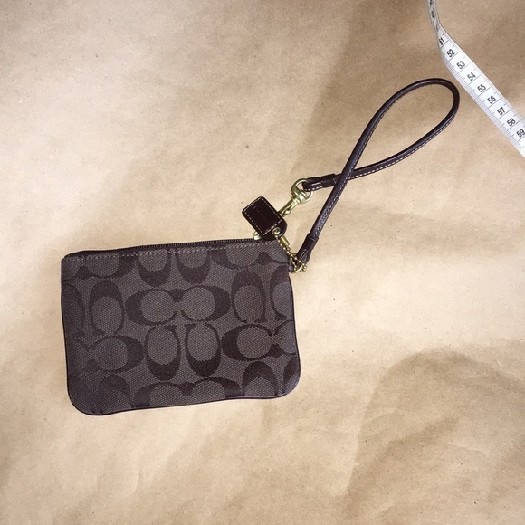 Coach wristlet - Picture 2 of 8